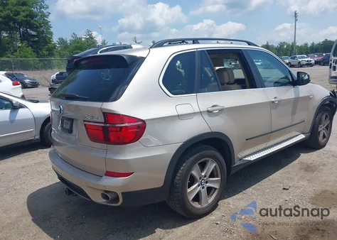 2013 BMW X5 xDrive35D z USA, uszkodzony, nr VIN 5UXZW0C52D0B95023